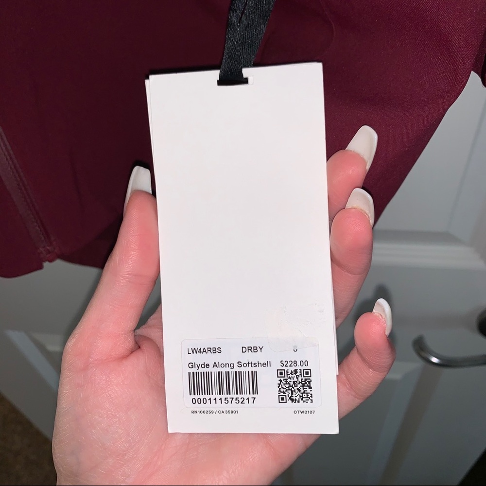 Lululemon Jacket - Picture 4 of 9